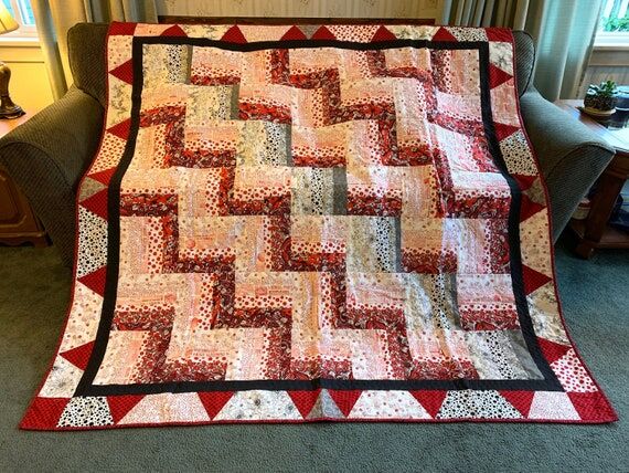 Handmade Log Cabin Quilt: Bold Zig Zag Patter...