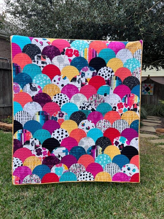 Handmade Cotton Lap Quilt | Modern Curved Des...