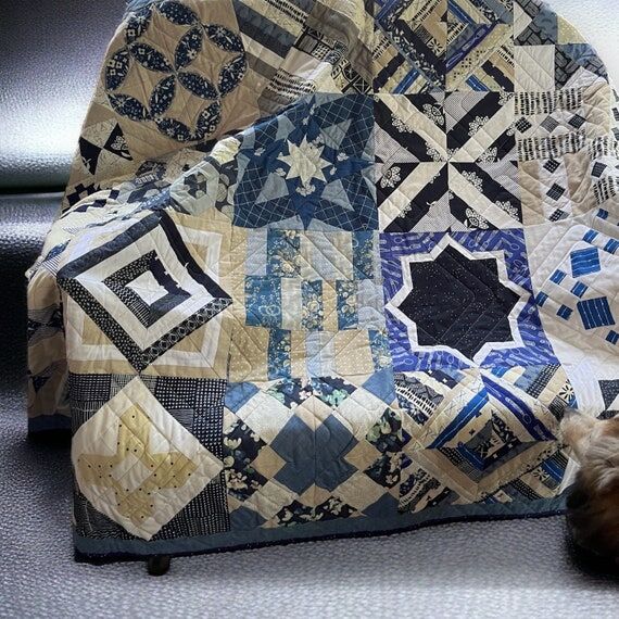 Handmade Blue & Beige Quilt: Geometric Longar...