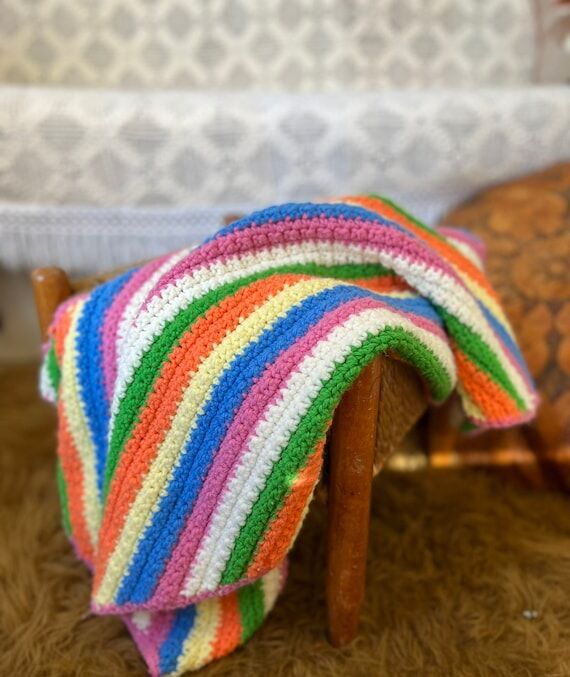 Vintage Crocheted Afghan: Small Colorful Stri...
