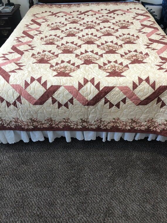 Basket Quilt. Poinsettia Quilt. Handmade Quil...