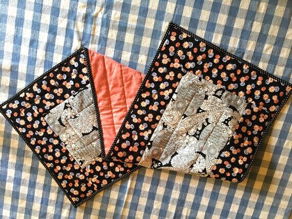 Reversible Owl Table Runner, Black White Dais...
