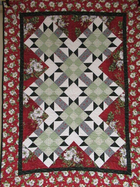 Beautiful Cottage Rose Quilt...