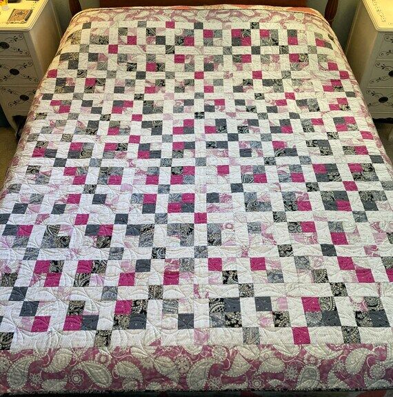 Pretty Paisley Handmade Quilt: Full size (69&...
