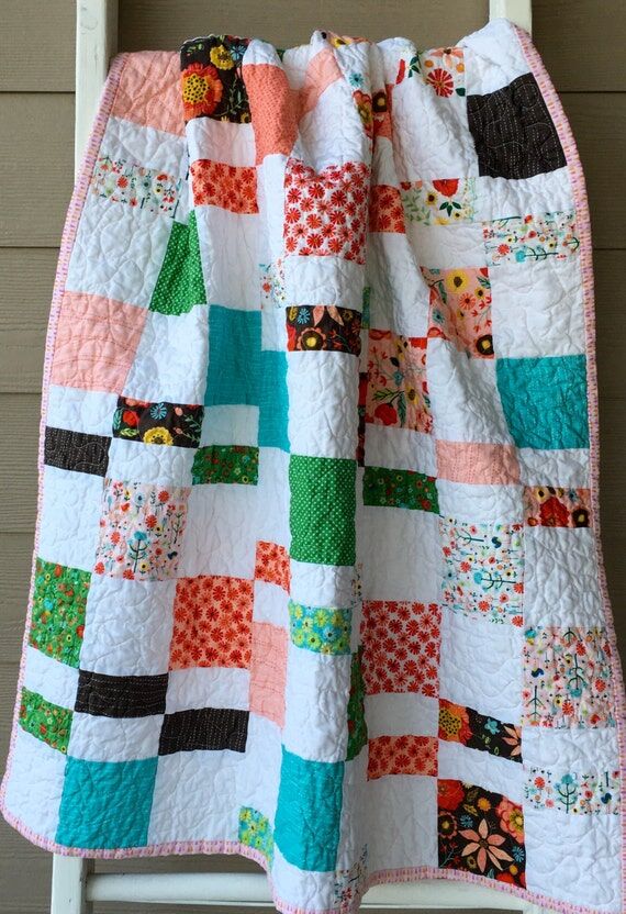 Ready To Ship modern baby quilt, toddler quil...