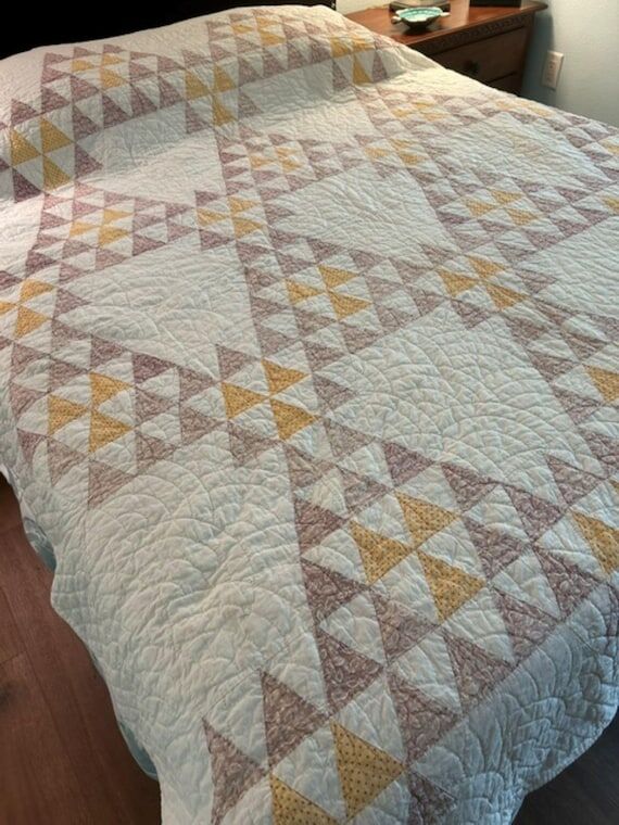 Antique "Thousand Pyramids" Quilt, ...