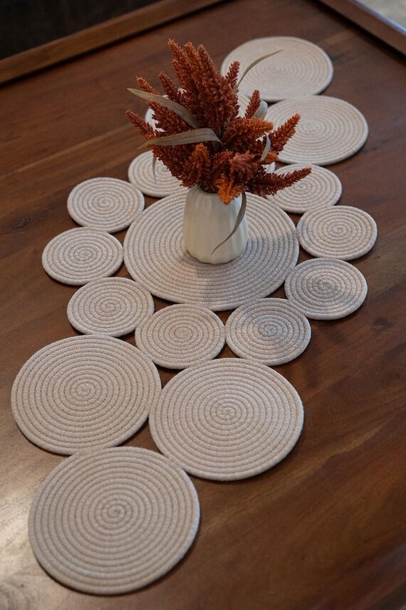 Handmade Cream Cotton Circle Table Runner: Fa...