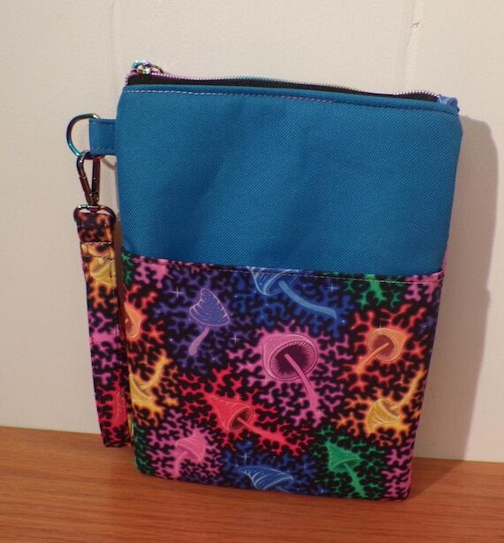 Rainbow Mushroom E-Reader Sleeve: Padded Kind...