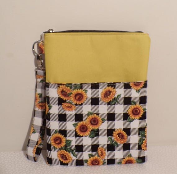 E-Reader Sleeve: Padded Kindle Cover with Zip...