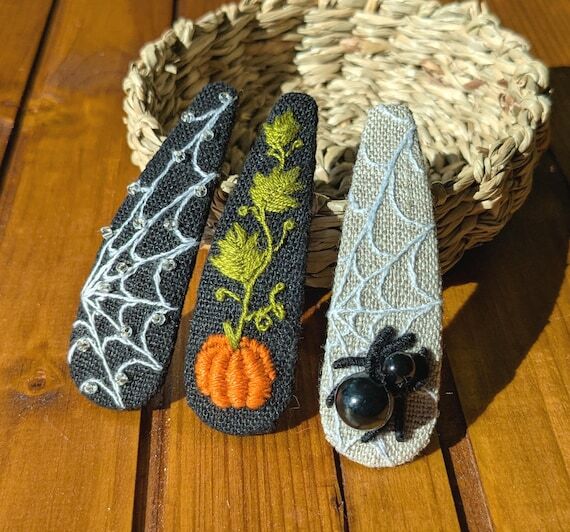 Embroidered Halloween Hair Clips: Linen Spide...