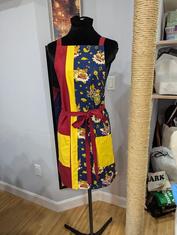 Handmade Chinese Dragon/Lion Apron With Pocke...