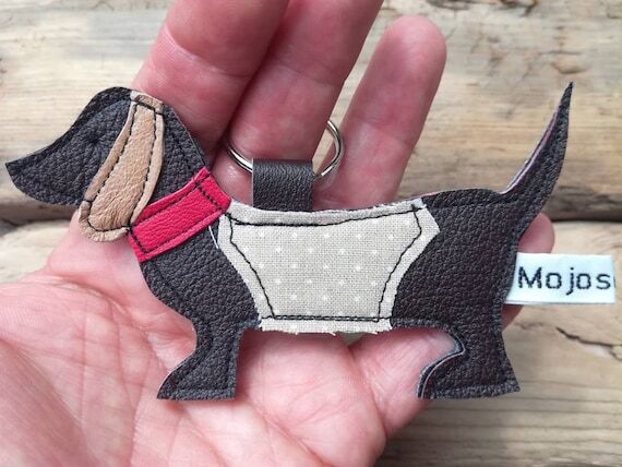 Handmade Leather brown Dachshund Keyring: Sau...