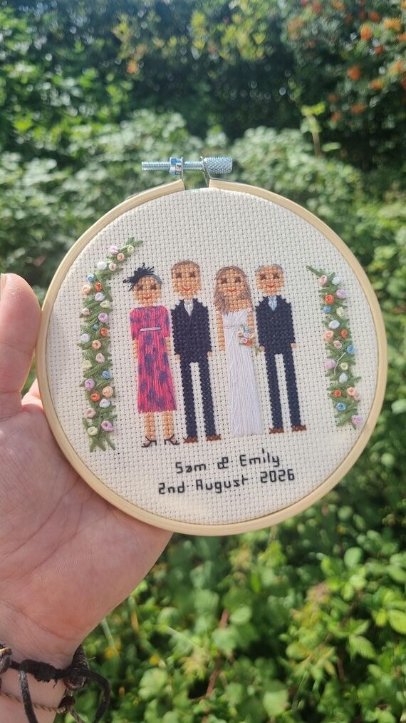 Family cross stitch portrait, custom, persona...