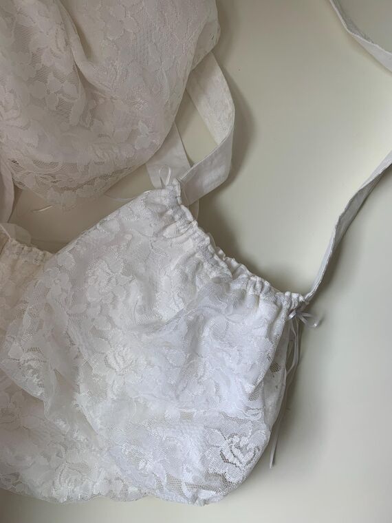 Pearl White Lace Handbag...