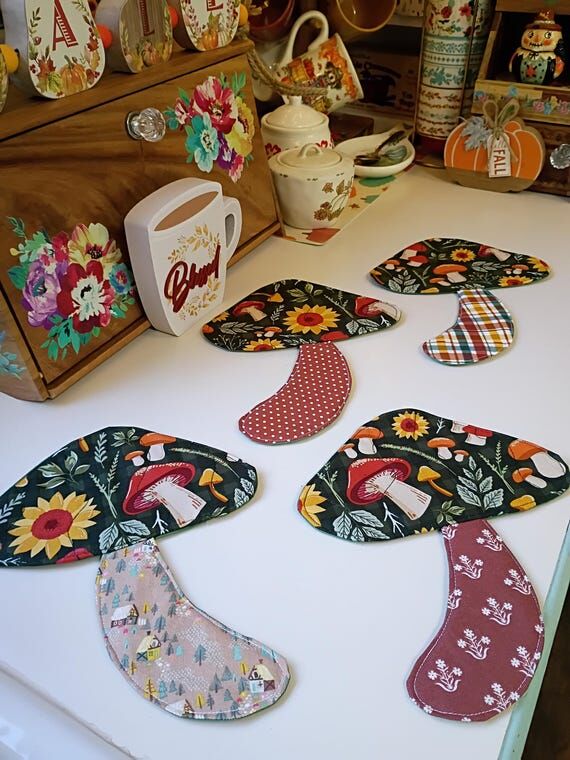 Mushroom Mug Rug: Quilted Fall Decor, Sunflow...