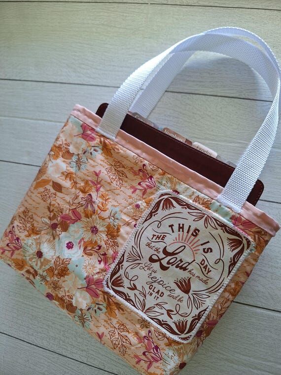 Bible Tote ~ Quilted Protective Bible Bow Cas...