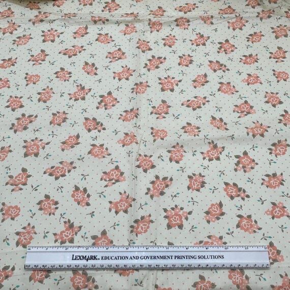 Vintage Weilwood Industries Floral Fabric, Cr...
