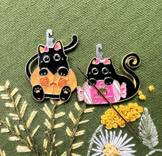 Halloween Cat Tapestry Needle Threader with O...