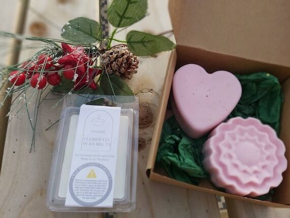 Gift Set- Summer Berry Scented Wax Melts & 2 ...