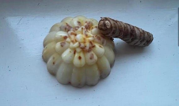 Turmeric Soap: Natural Skin Care for Soft, Ra...