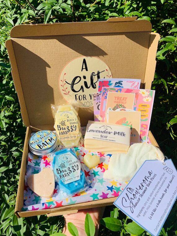 Box of Goodies: Organic Skincare & Aromathera...