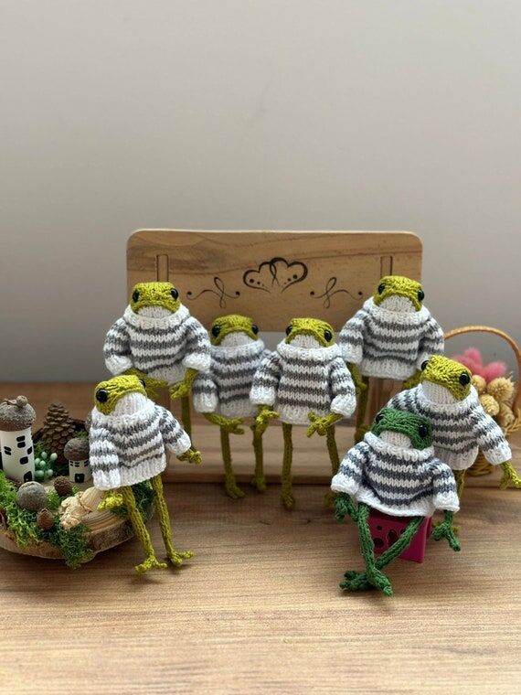 Crochet Frog Toy: Organic Cotton Amigurumi wi...