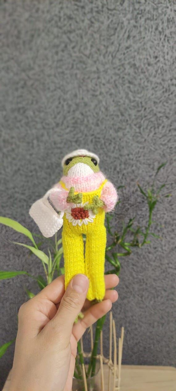 Crochet Frog: Organic Cotton Amigurumi Toy wi...