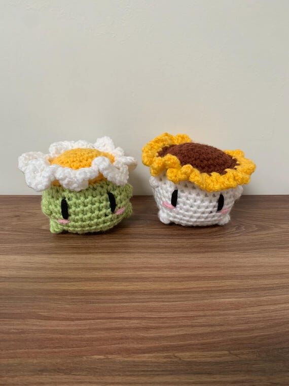 Handmade crocheted Amigurmui flowers medium t...