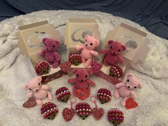 Crochet Valentine’s Gift Box – Handmade B...