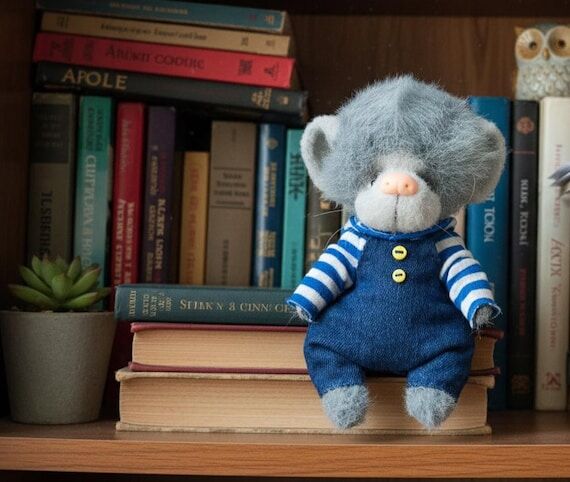 crocheted mouse/mouse in clothes/collectible ...
