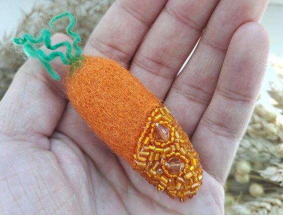 Carrot brooch, Felted carrot pin, Felted carr...