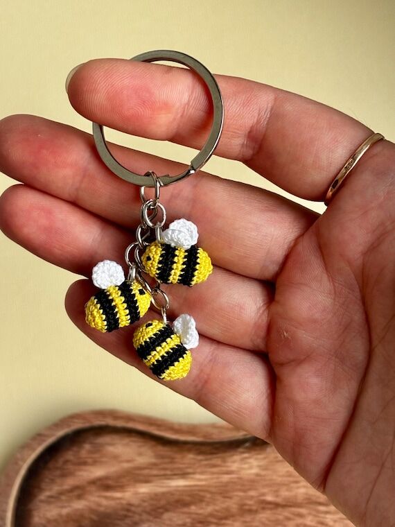 Bee Keychain – Mini Crochet bumble bee– H...