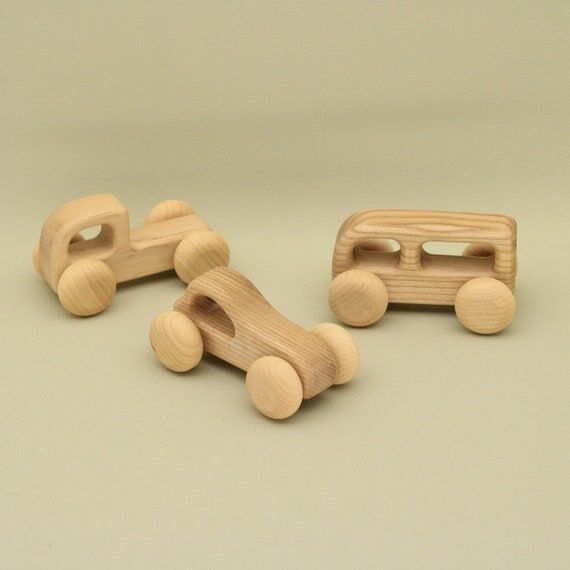 Handmade Organic Ash Wood Car Set: Eco-Friend...