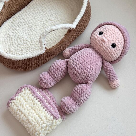 Crochet Baby Doll Pattern with Moses Basket a...