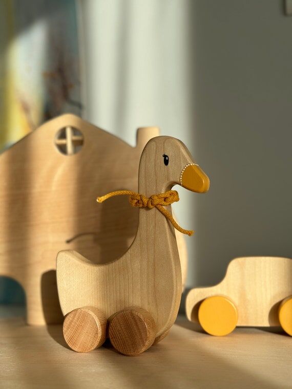 Handmade Wooden Duck Push Toy: Natural Wood D...