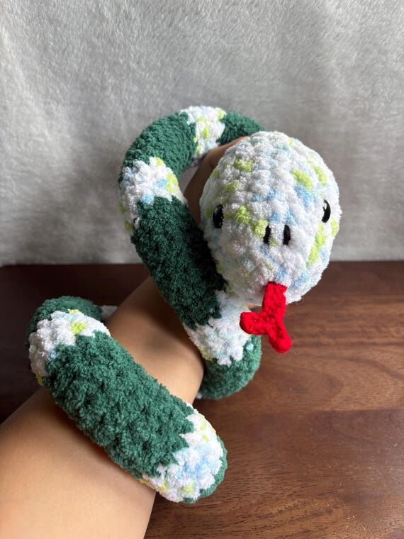 Handmade Crochet Snake Plush – Green Amigur...