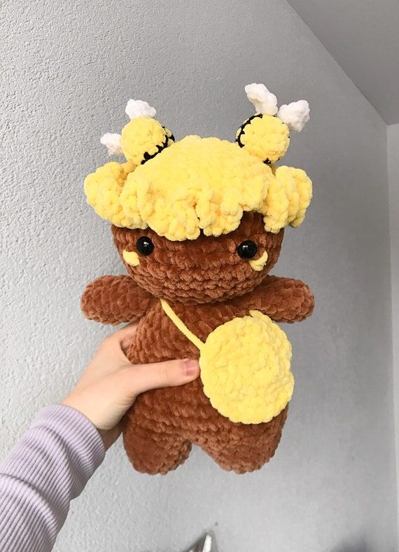 Crochet bear bee with hat, plushie bear, croc...