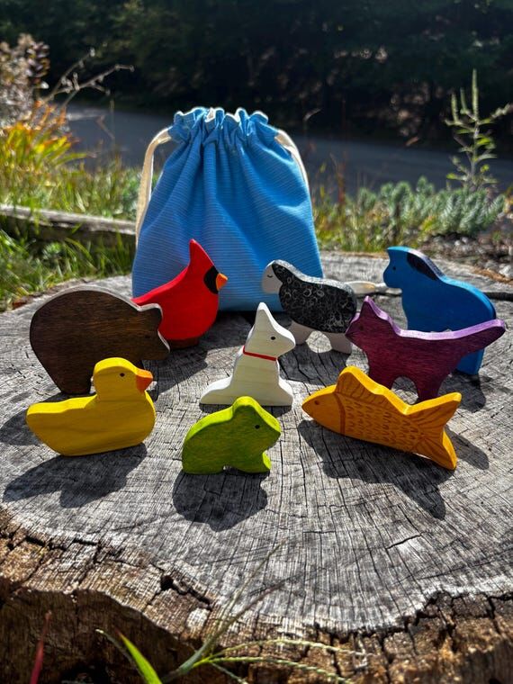 Handcrafted Wooden Brown Bear Figures, Waldor...