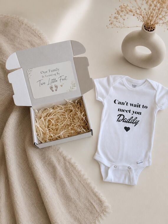 Pregnancy Announcement Onesie, "Can't Wa...
