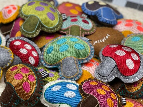 MUSHROOM Catnip Toy, "MEW~SHROOMS" ...