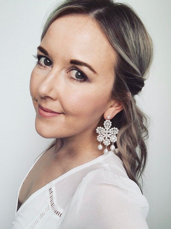 Handmade Pearl Bridal Earrings: Boho Swarovsk...