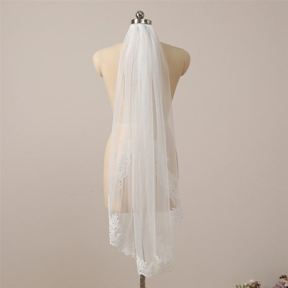Floral Lace Fingertip Wedding Veil - Ivory Ch...
