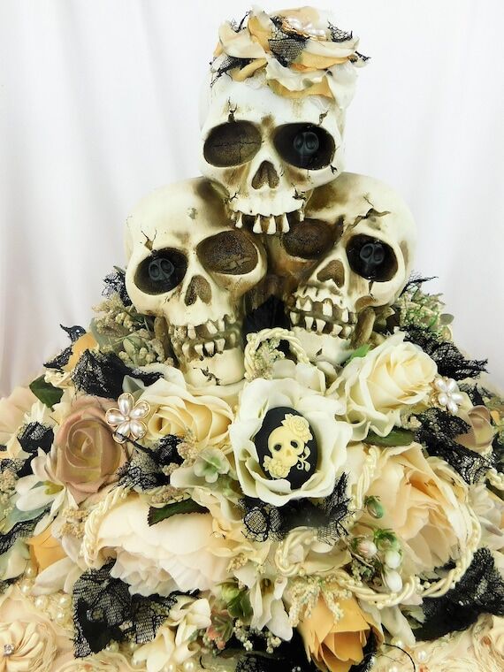 Gothic Centerpiece-Table Flowers-Black-Ivory-...