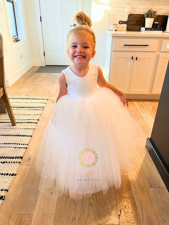 Sleeveless Flower Girl Dress White Tulle, Kni...