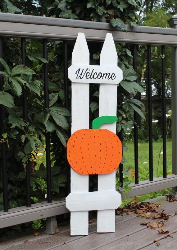 Welcome pumpkin sign...