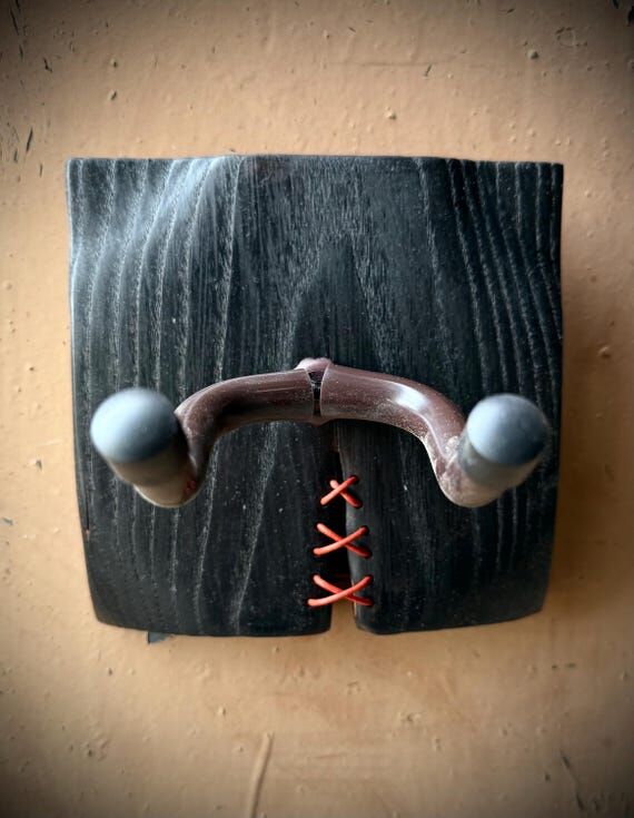 Wabi Sabi Oak Wood Guitar Wall Hanger with Le...