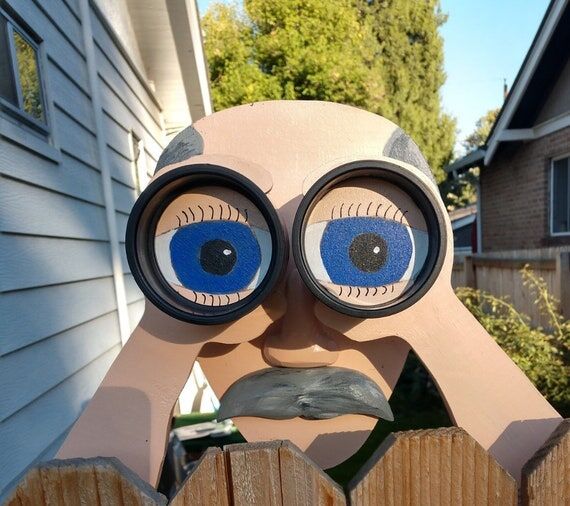 Peekin' Pete Nosy Neighbor Man Binocular Fenc...