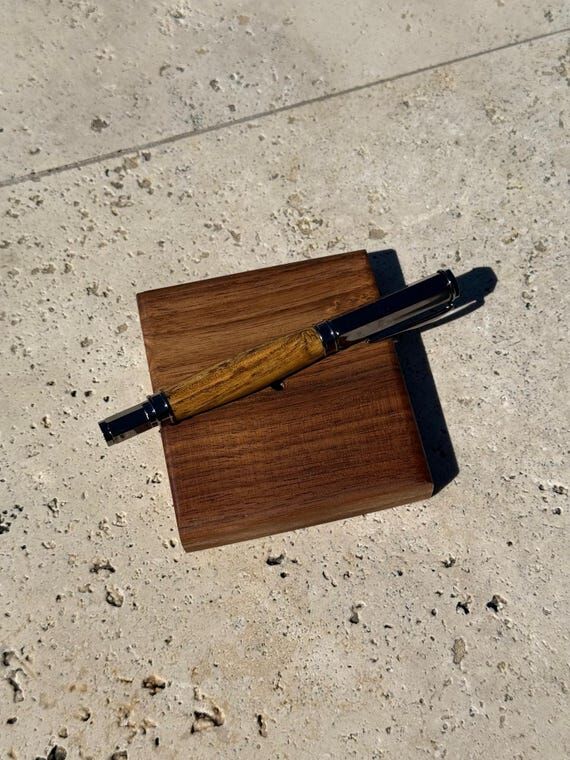 Walnut wood magnetic pen...