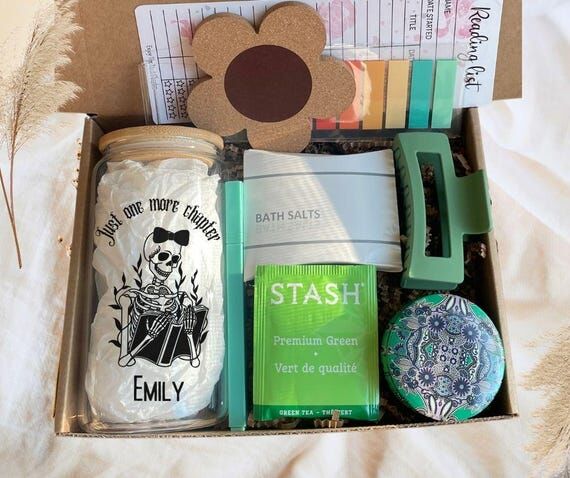 Bookish Gift Set for Her, Personalized Book L...