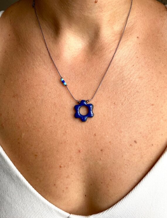 Fidget Jewelry Necklace, Tiny Daisy Ceramic P...
